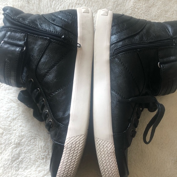 G by Guess black leather high tops size 8M nice - Picture 3 of 8